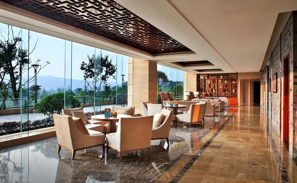 Intercontinental Sancha Lake