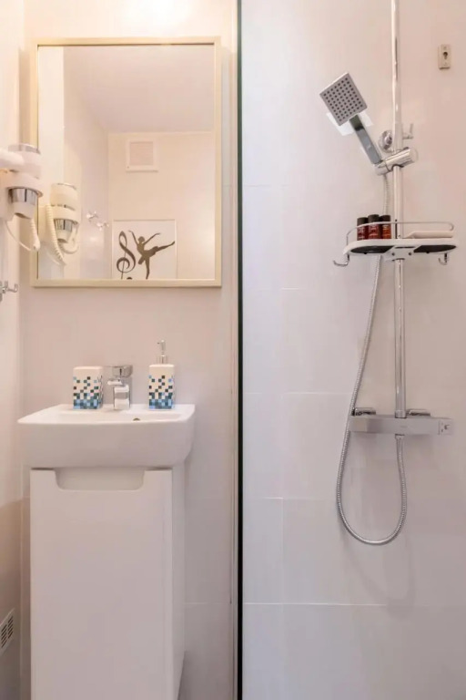 New Studio Carturesti - Magheru -City Center