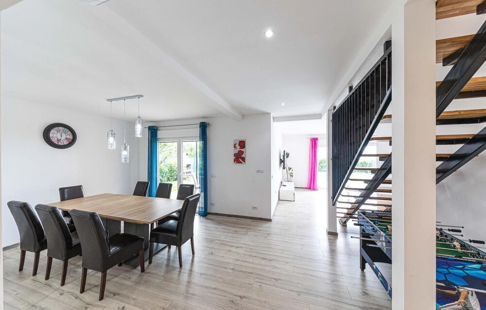 Beautiful Home In Kastel Kambelovac