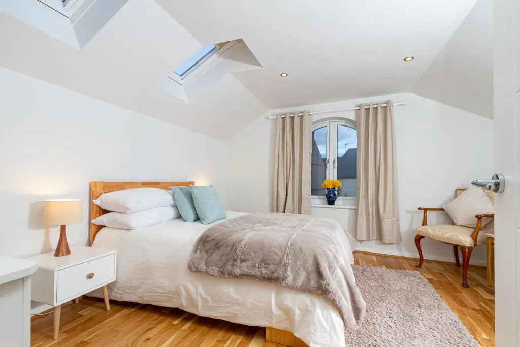 The Coach House, centrally located detached Coach House