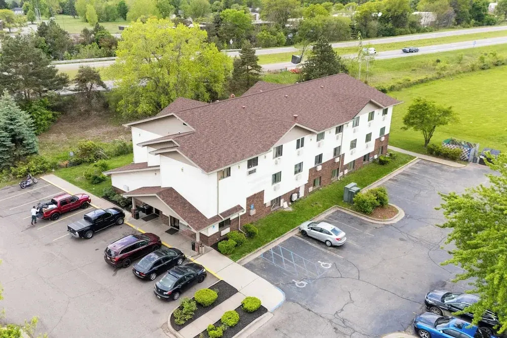 Super Inn by OYO Lansing MI