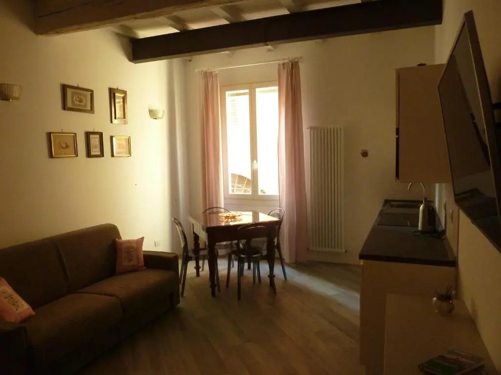 LA TORRE LUNGA -Smart Working- 150 m dalle-from Due Torri-Two Towers