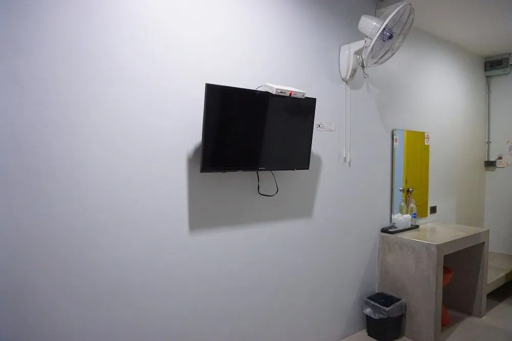 C2U Hotel Uthai Thani - Adults Only