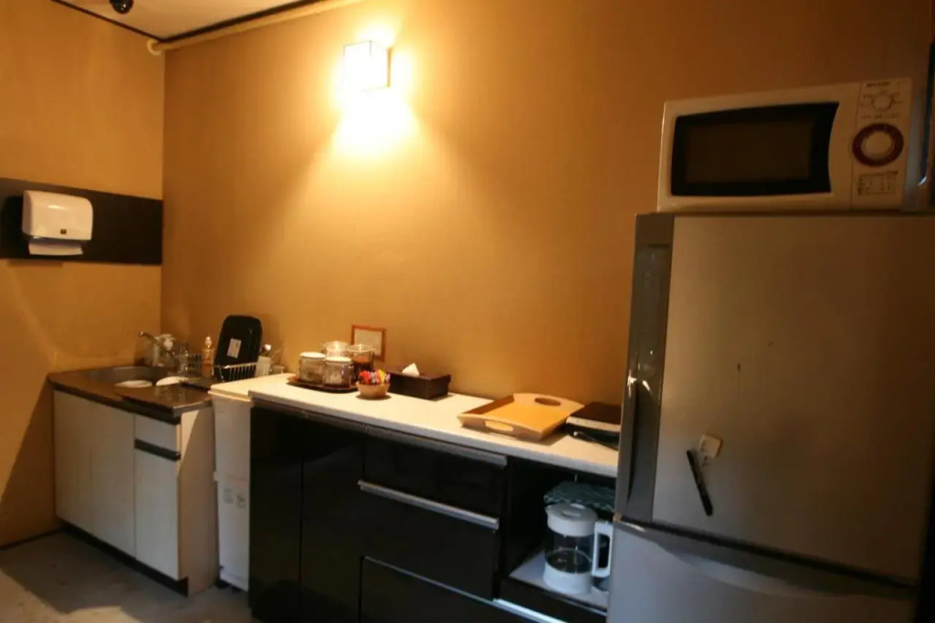 Hostel Haruya Book