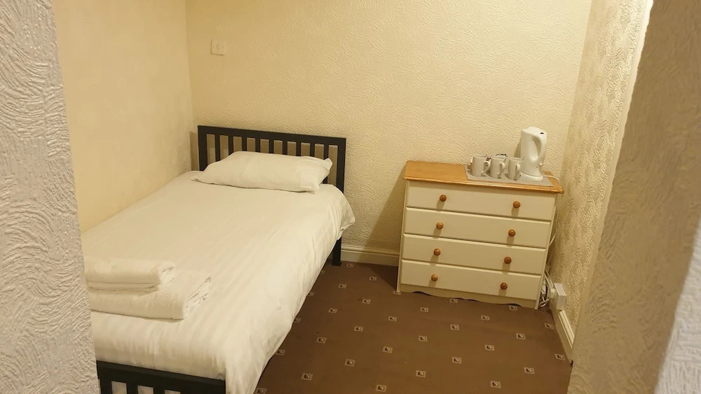 HOTEL242