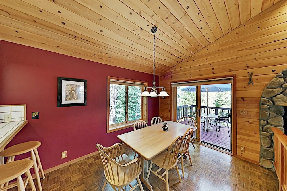 Roomy Forest-view W/ Private 2-car Garage 4 Bedroom Home