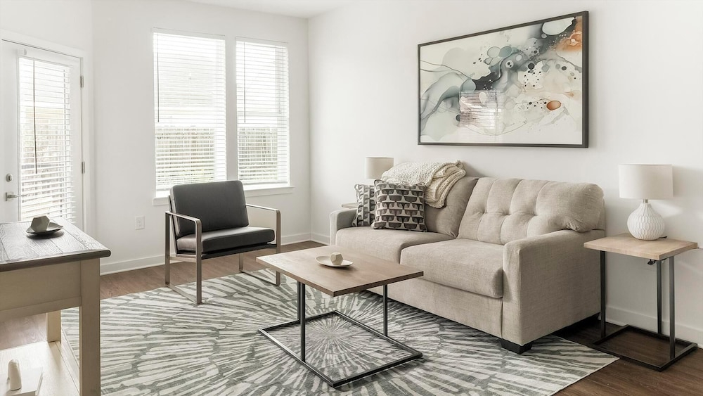 Landing Apartments Near Woodcrest