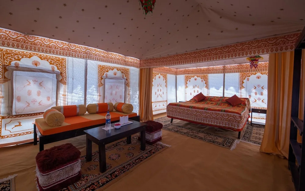 Camp e Khas