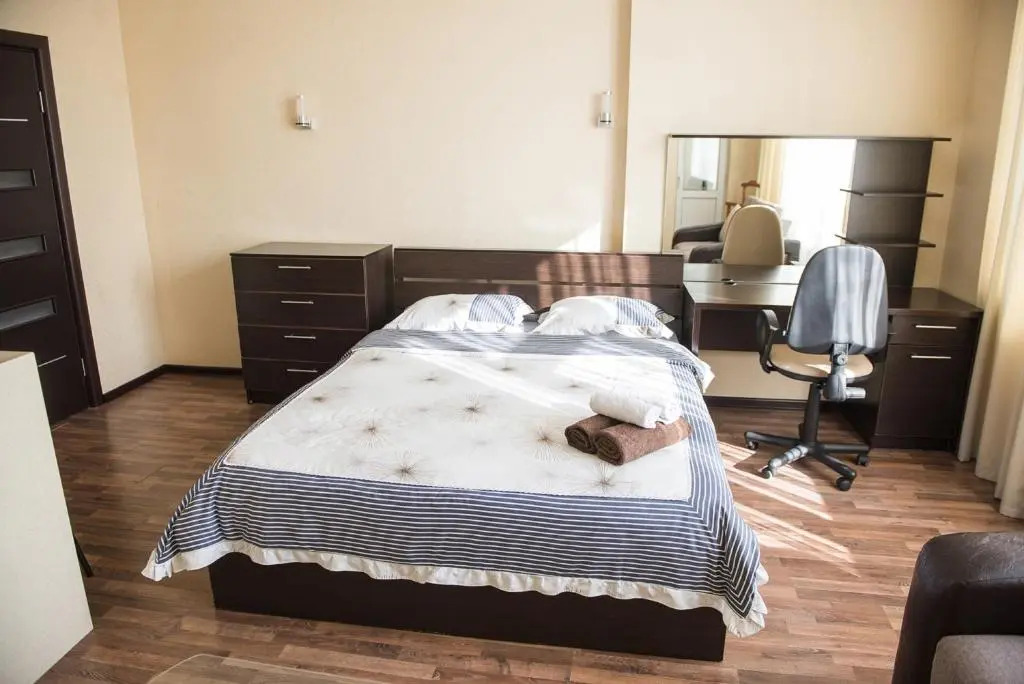 Apartment on Kunayeva 38