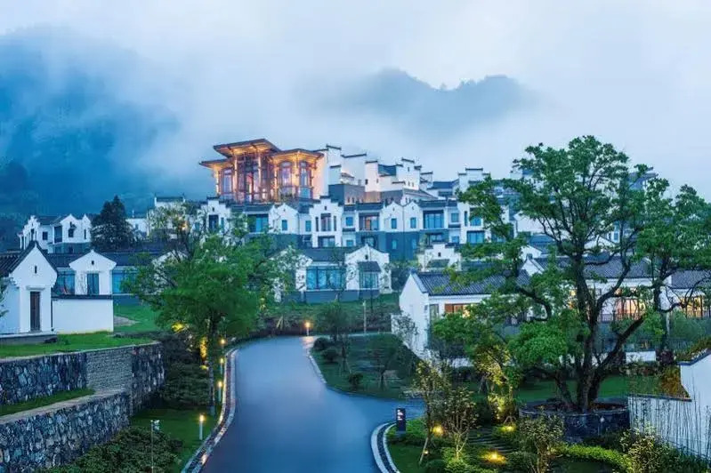 Banyan Tree Huangshan