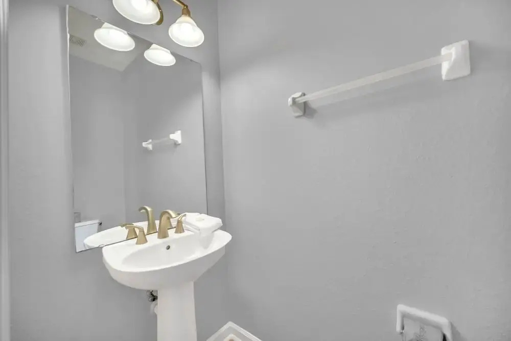Spacious and Modern Townhome! Close to Attractions and Conventions Center! 3vc5014-10