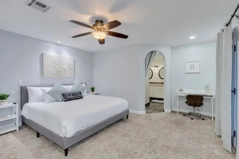 Desert Oasis in Mesa- Poolside & Hot Tub