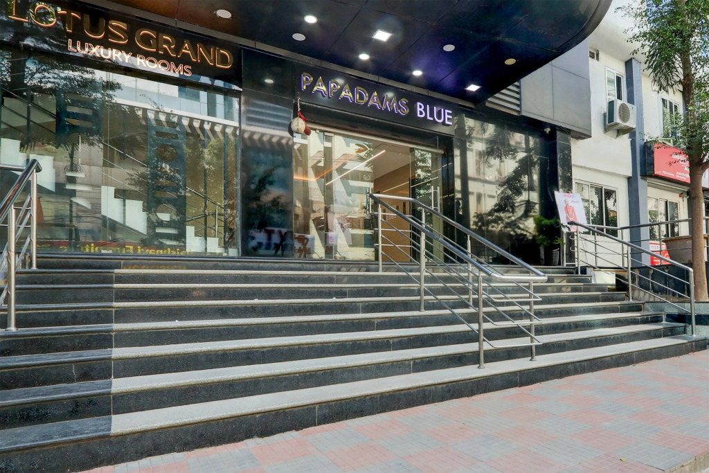 Super Townhouse Lotus Grand