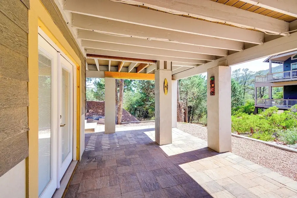 Hot Tub + Deck: Mtn-View Pine Getaway