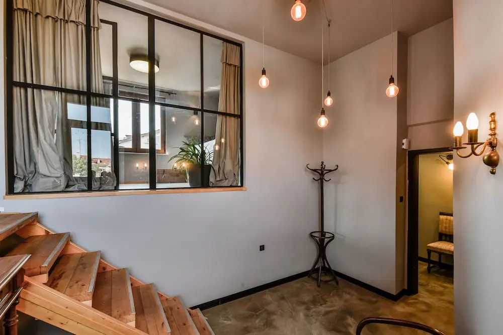 FM Luxury 3-BDR Apartment - 3 Levelled Home