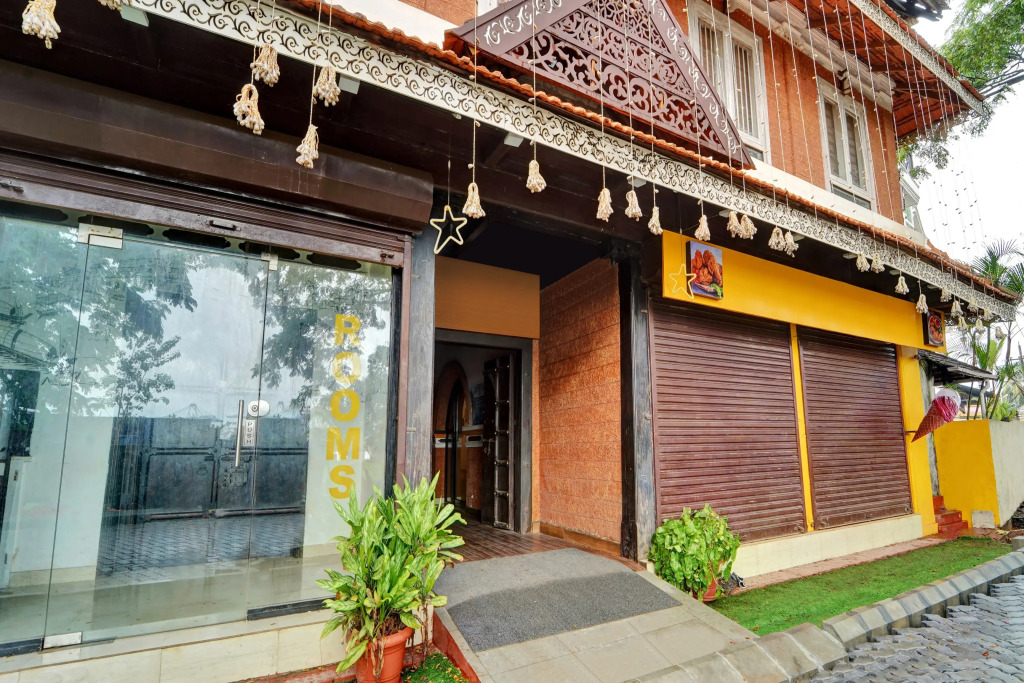 Collection O Calvathy Road Near Fort Kochi