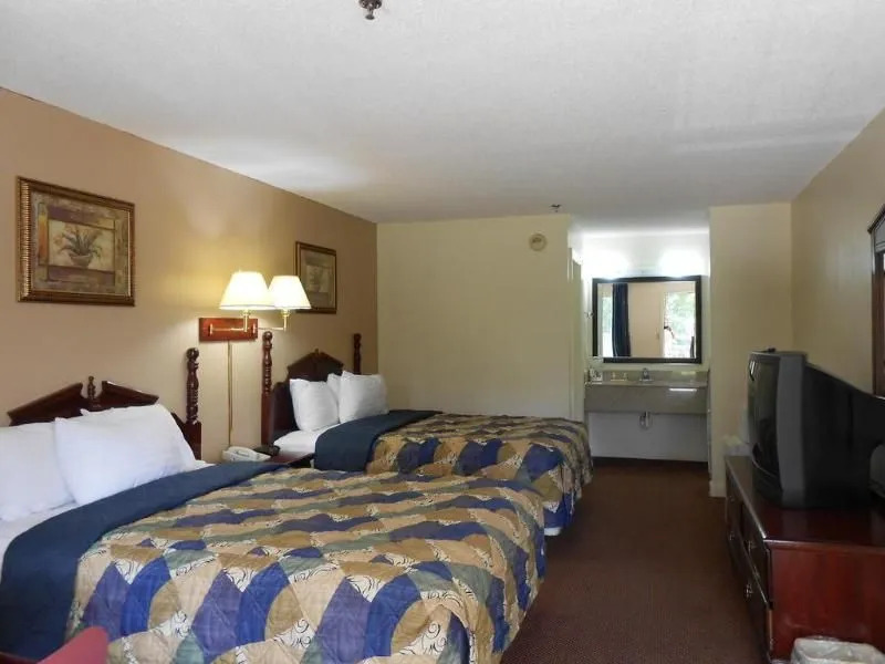 Glennville Inn