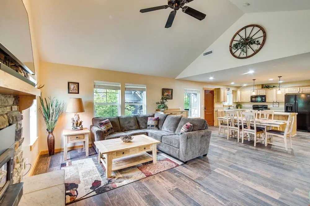 Cozy Ronald Retreat w/ Community Amenities!