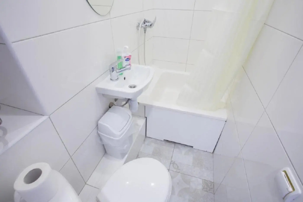 Modern studio beside metro Yaroslava Mudroho, Universytet - Chernyshevska str 95-7