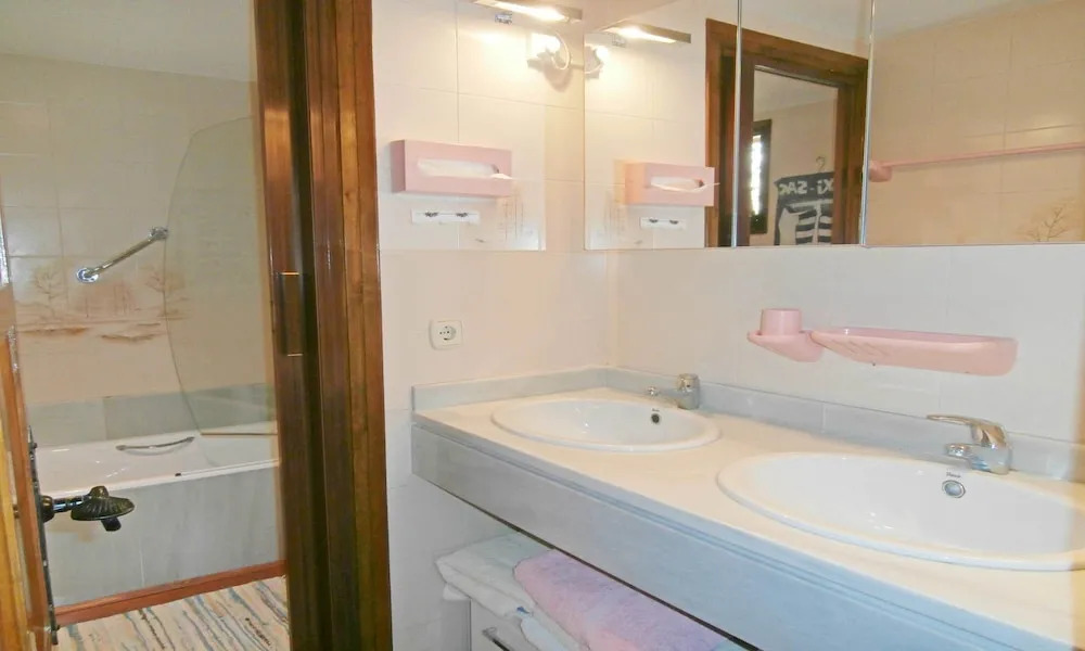 104692 -  House in Tamariu