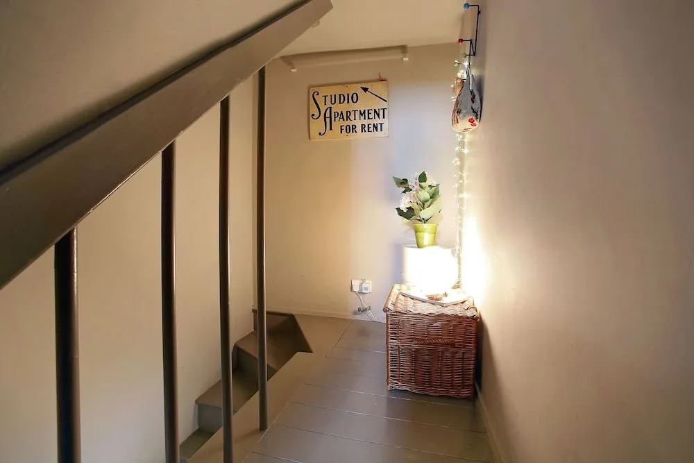 Bright Chic Garden Apartment