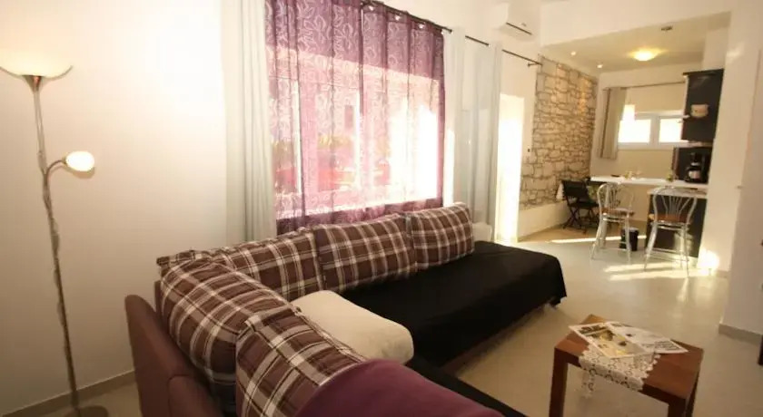 Studios Castropola