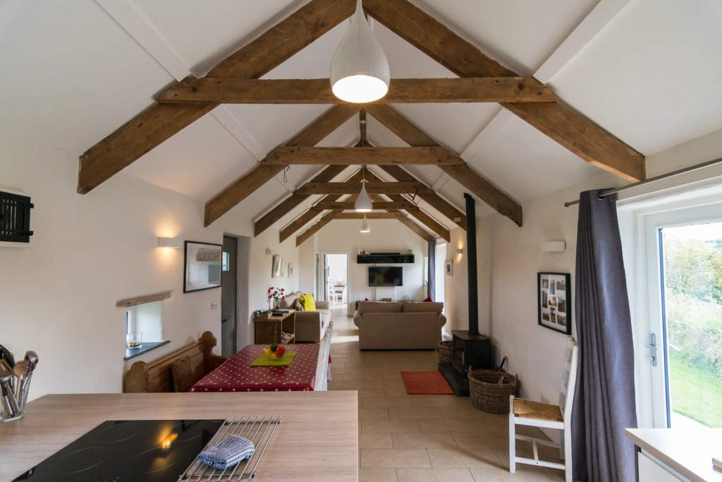 The Dairy - Luxury Cottage, Hot Tub and Summer House, Countryside Views, Pet Friendly