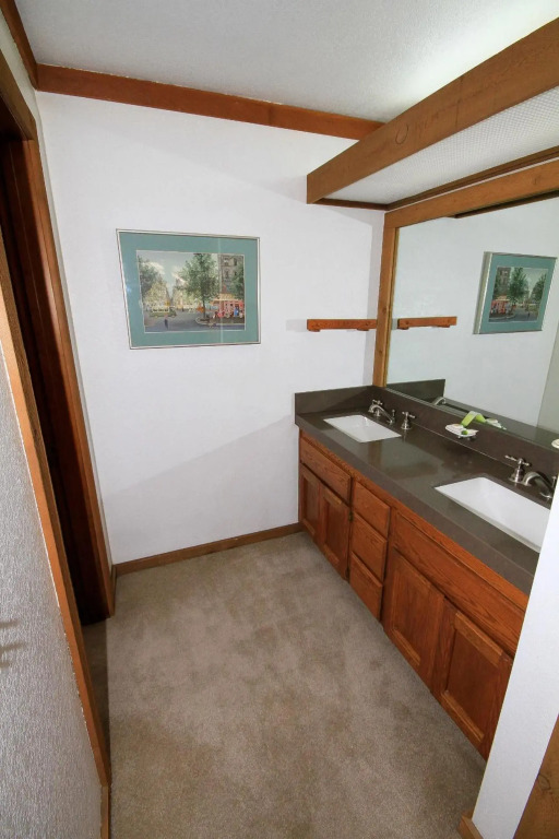 Mountainback 72 Corner Unit