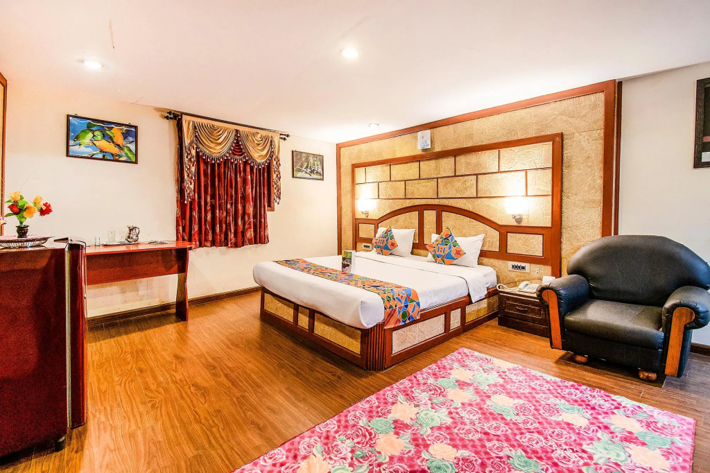 FabHotel Roshan Residency - Nr Kurinji Andavar Temple