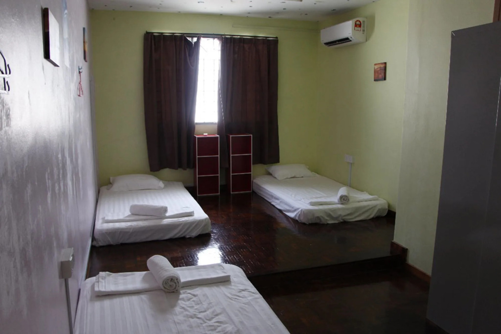 Three Little Birds Home - Hostel