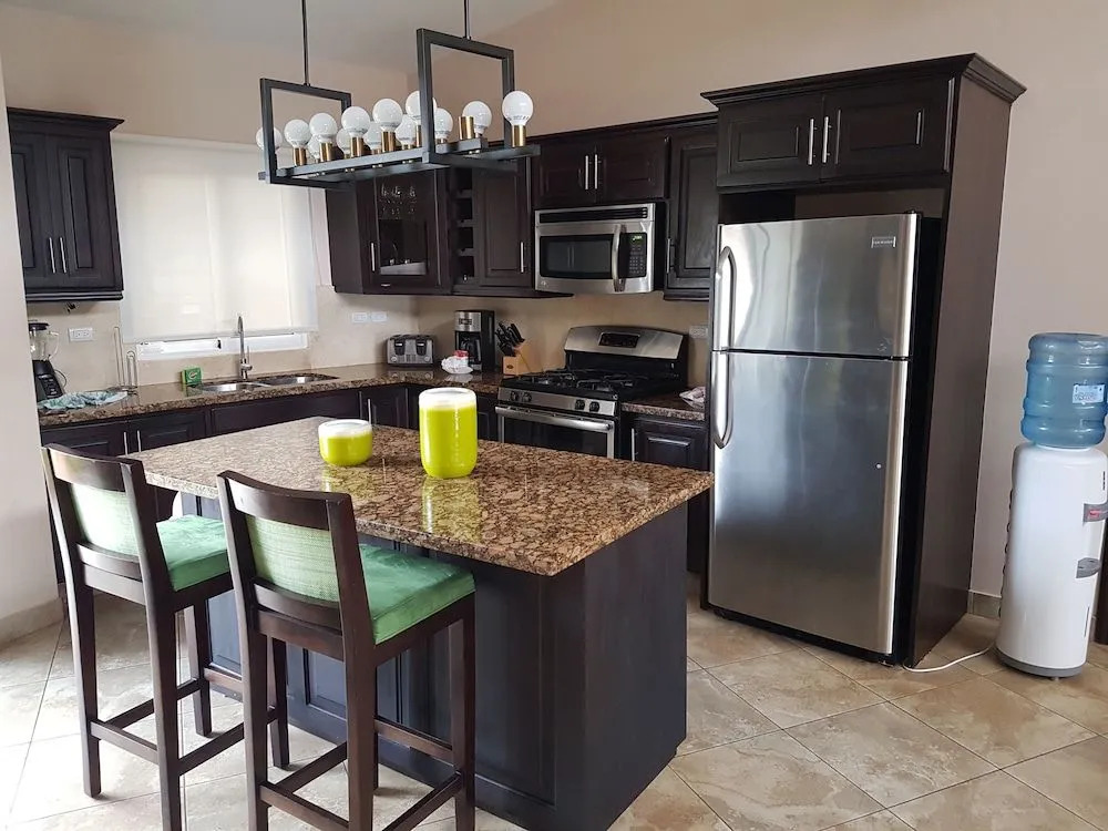New six Bedroom With BBQ and Large Pool
