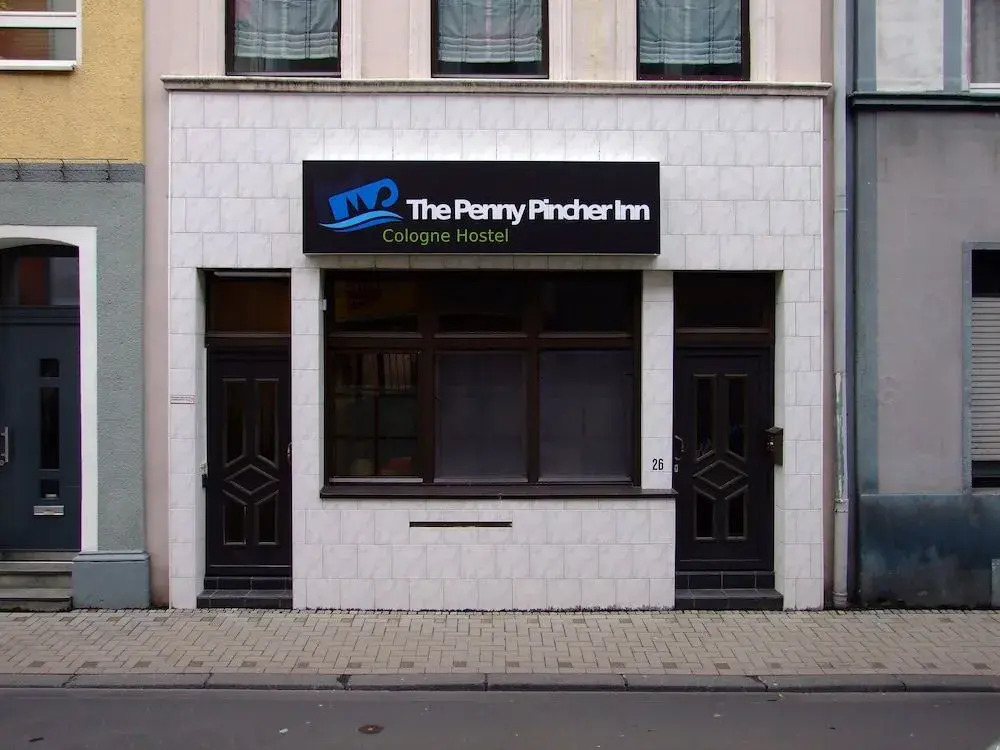 The Penny Pincher Inn - Hostel