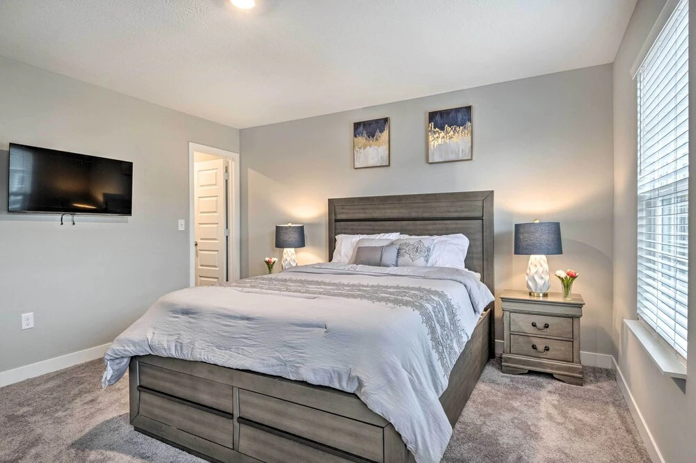 Modern & Spacious Family Home w/ Pool Access!