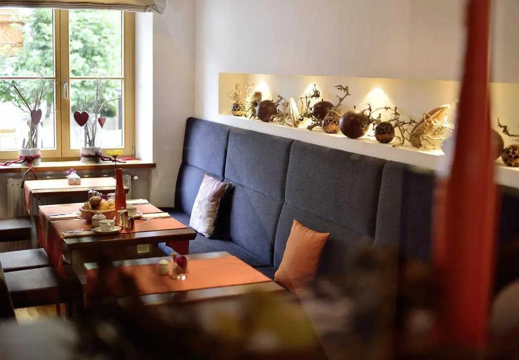 Quality Hosts Arlberg - Hotel Goldenes Kreuz B&B - Sommerkarte Premium inklusive