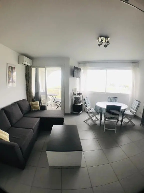 AS18656 - Grand studio vue mer, direct sur plage avec parking privé