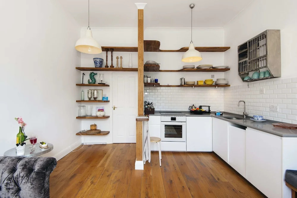 Bright Talbot Road Apartment - MATR6