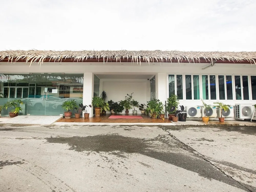 Oyo 1156 3S Hotel