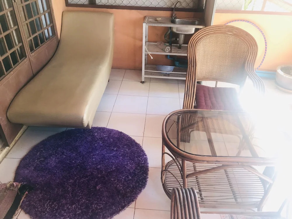 Golden Bridge Guest House