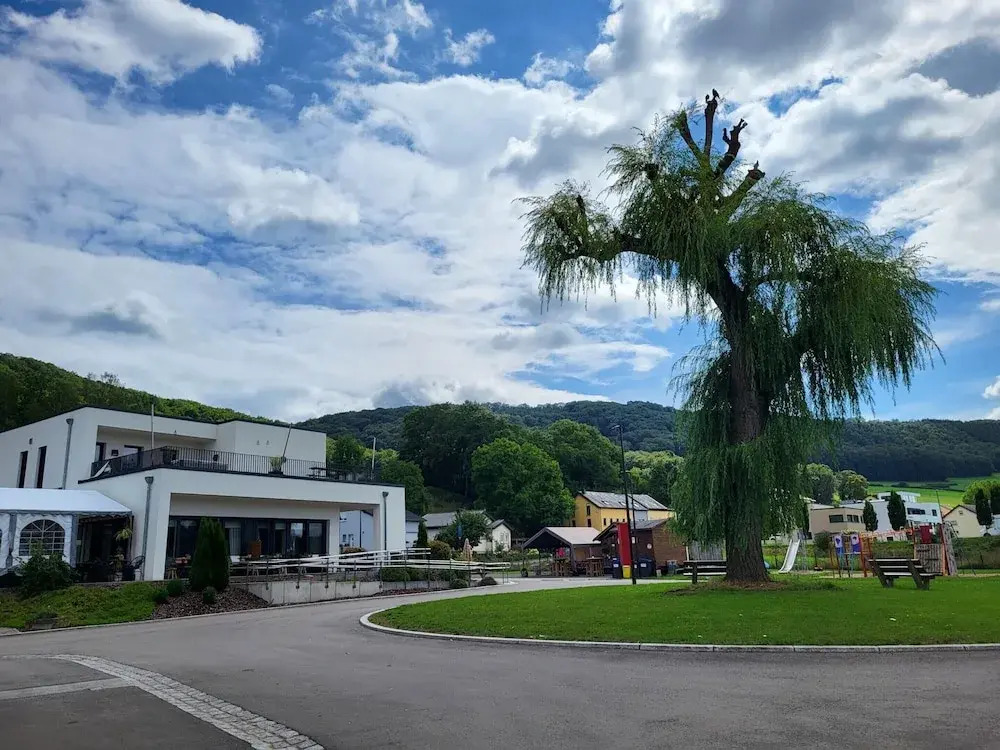 Nice Tent Lodge, not far From Historic Diekirch
