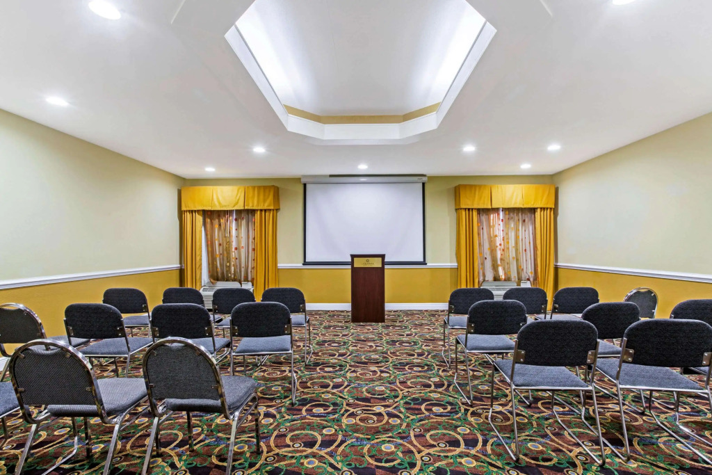 La Quinta by Wyndham Mobile Satsuma / Saraland