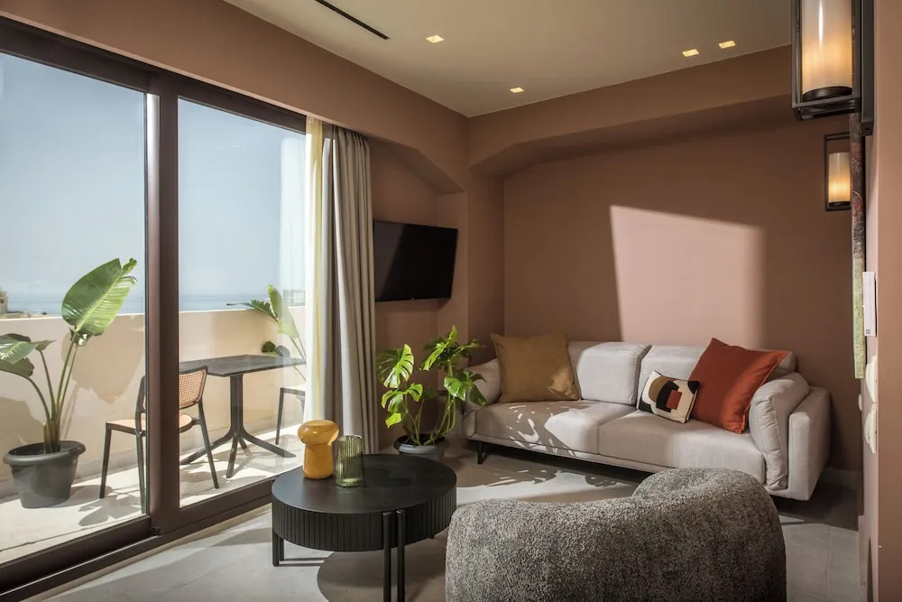 Centro Vero Suites by Omilos Hotels