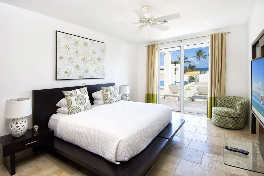 Coral Beach Club Villas & Marina