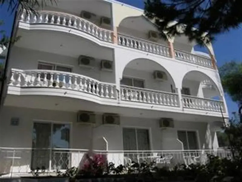 Pefkos Garden