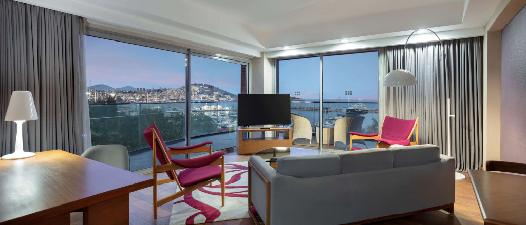 DoubleTree by Hilton Kusadasi