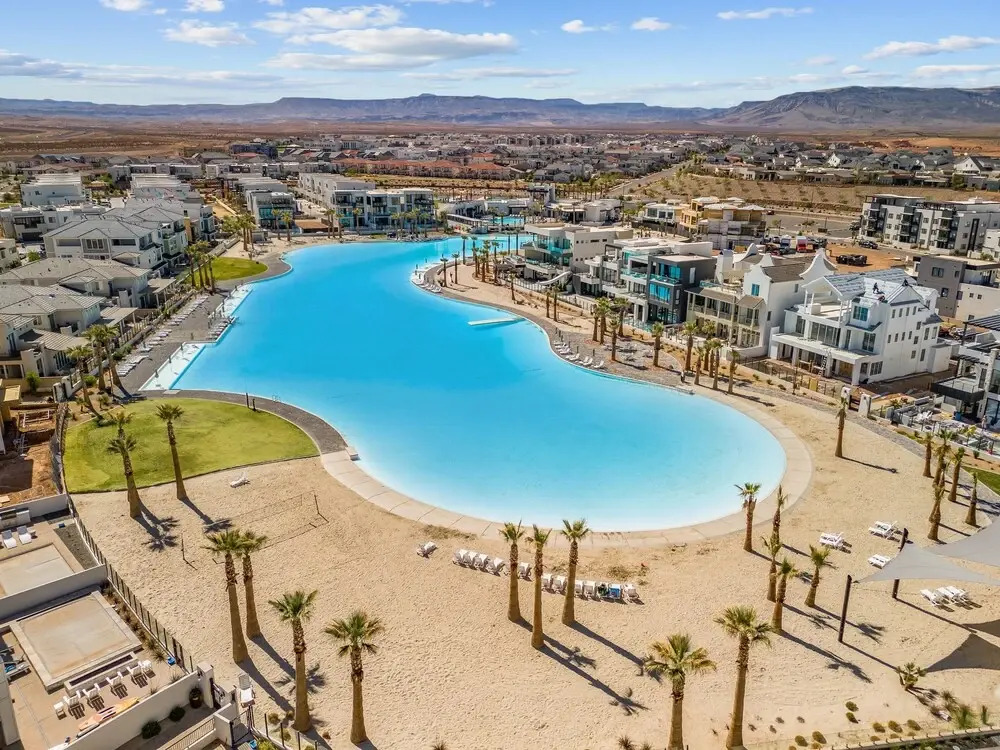 St. Gorgeous 3 Bedroom Condo