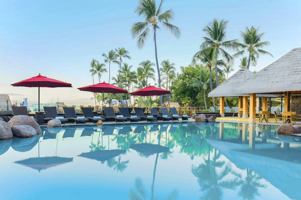 Courtyard by Marriott King Kamehamehas Kona Beach Hotel