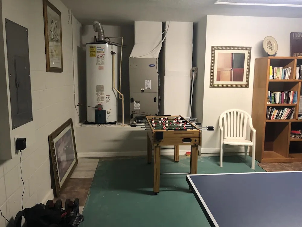 Gorgeous 4 Bed Home with Private Pool and Gamesroom in Disney Area (TR562DD)