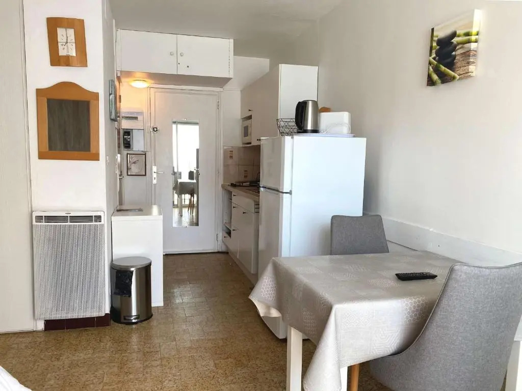 Appartement Balaruc-les-Bains, 1 pièce, 2 personnes - FR-1-553-61