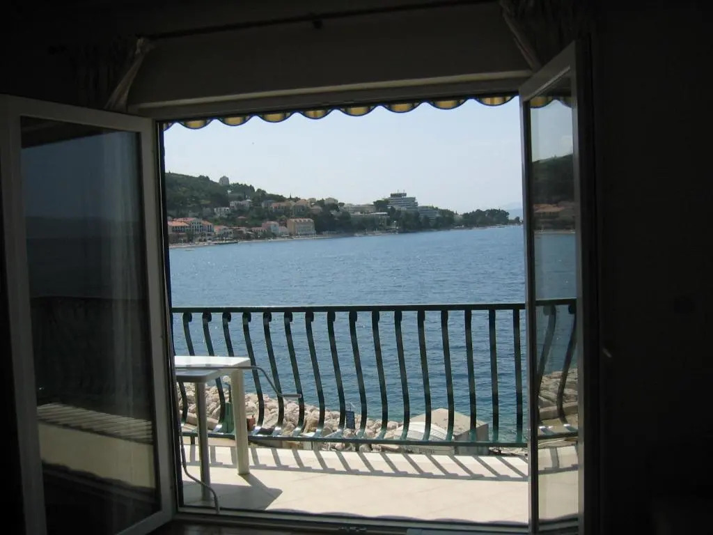 Boutique Waterfront Apartments