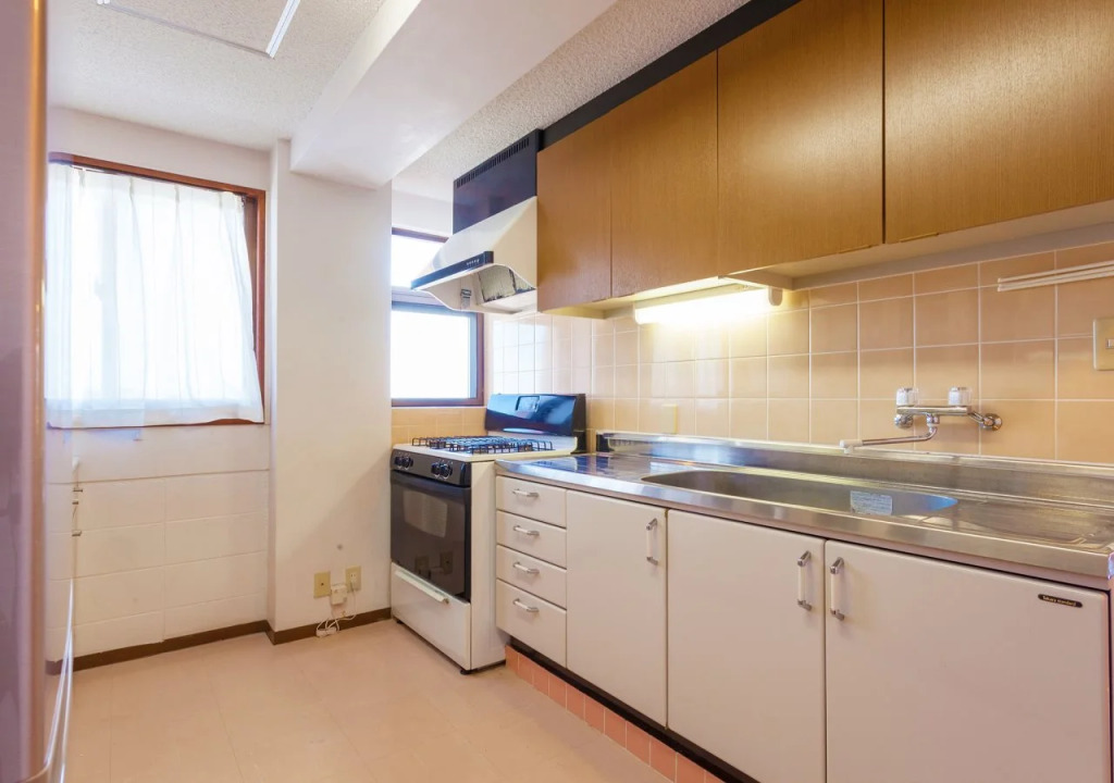 Kariyushi Condominium Mezon Max